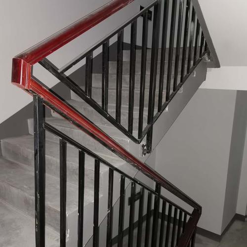 工厂生产锌钢阳台栏杆楼梯扶手天台防护栏走廊栏杆可组装焊接